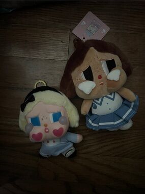 Cry baby keychains (2)
